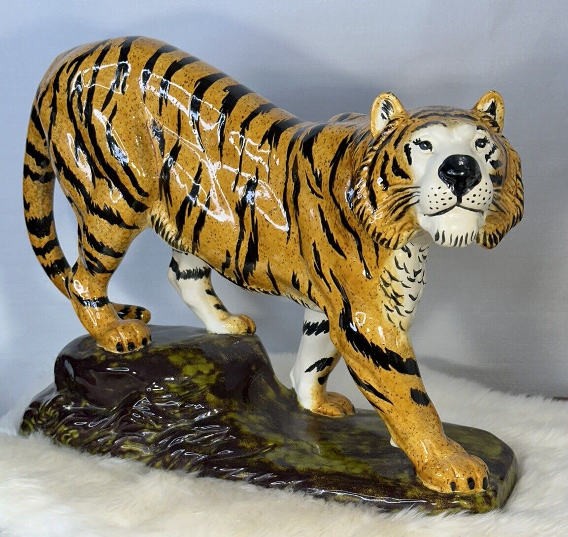 VTG Bengal Tiger Sculpture LG 17.5” Hand Painted Life Like Ceramic Holland Mold