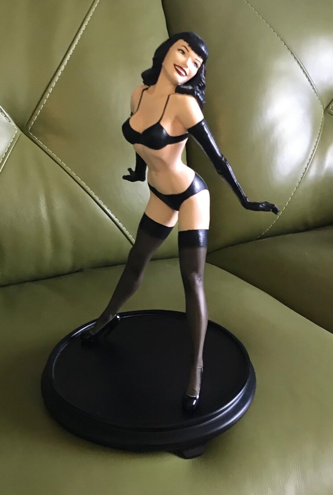 Bettie Page- Dark Horse Statue by Tony Cipriano - Deluxe ~ Large ~ 14.5” ~ BOX