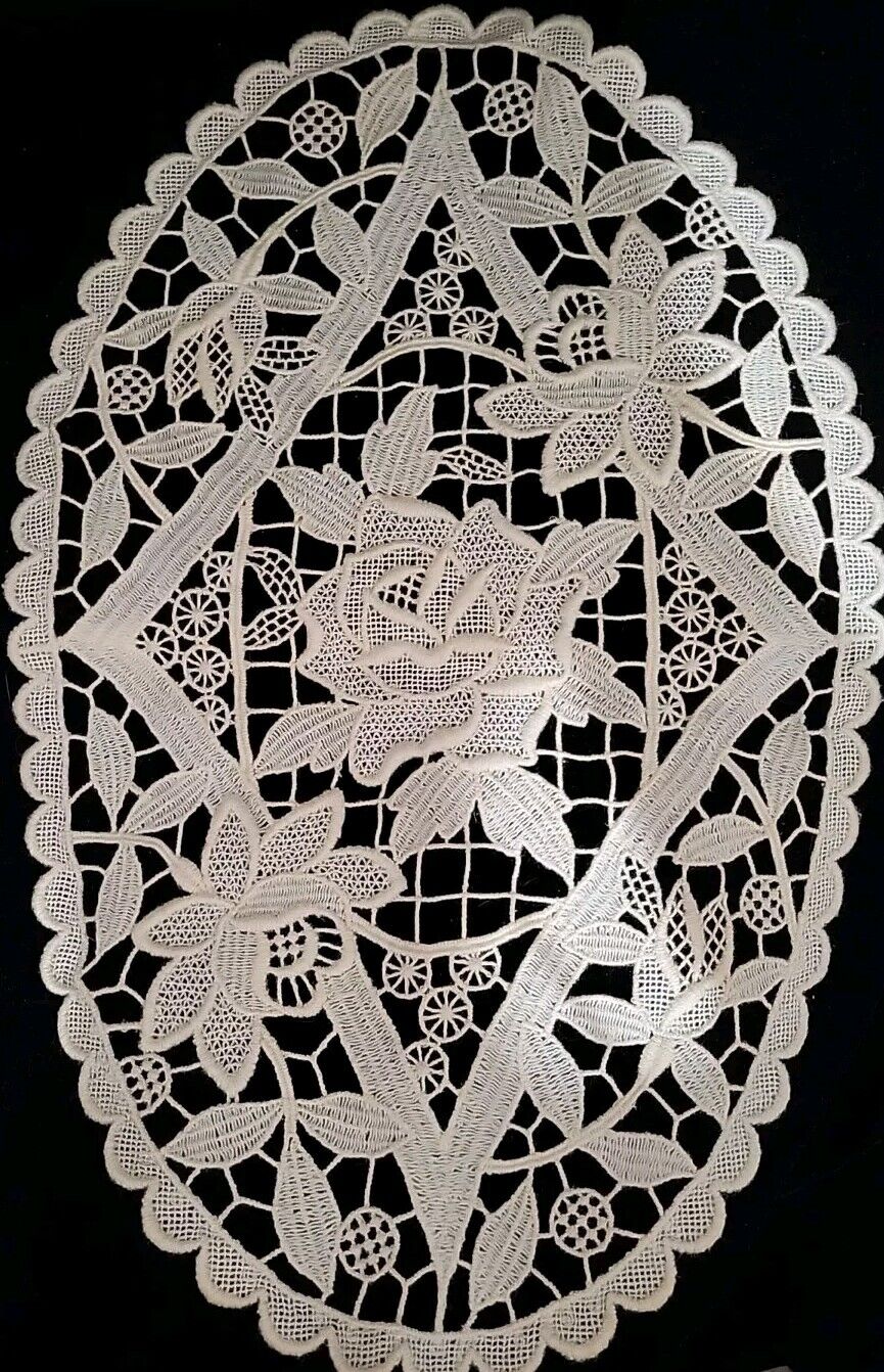 Vintage Needlework White Rose pattern doily 11\
