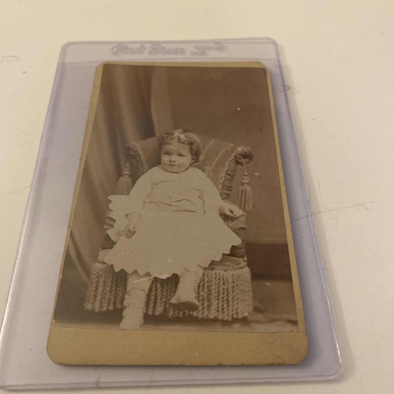 VINTAGE CDV  PHOTO YOUNG GIRL IN FANCY CHAIR 
