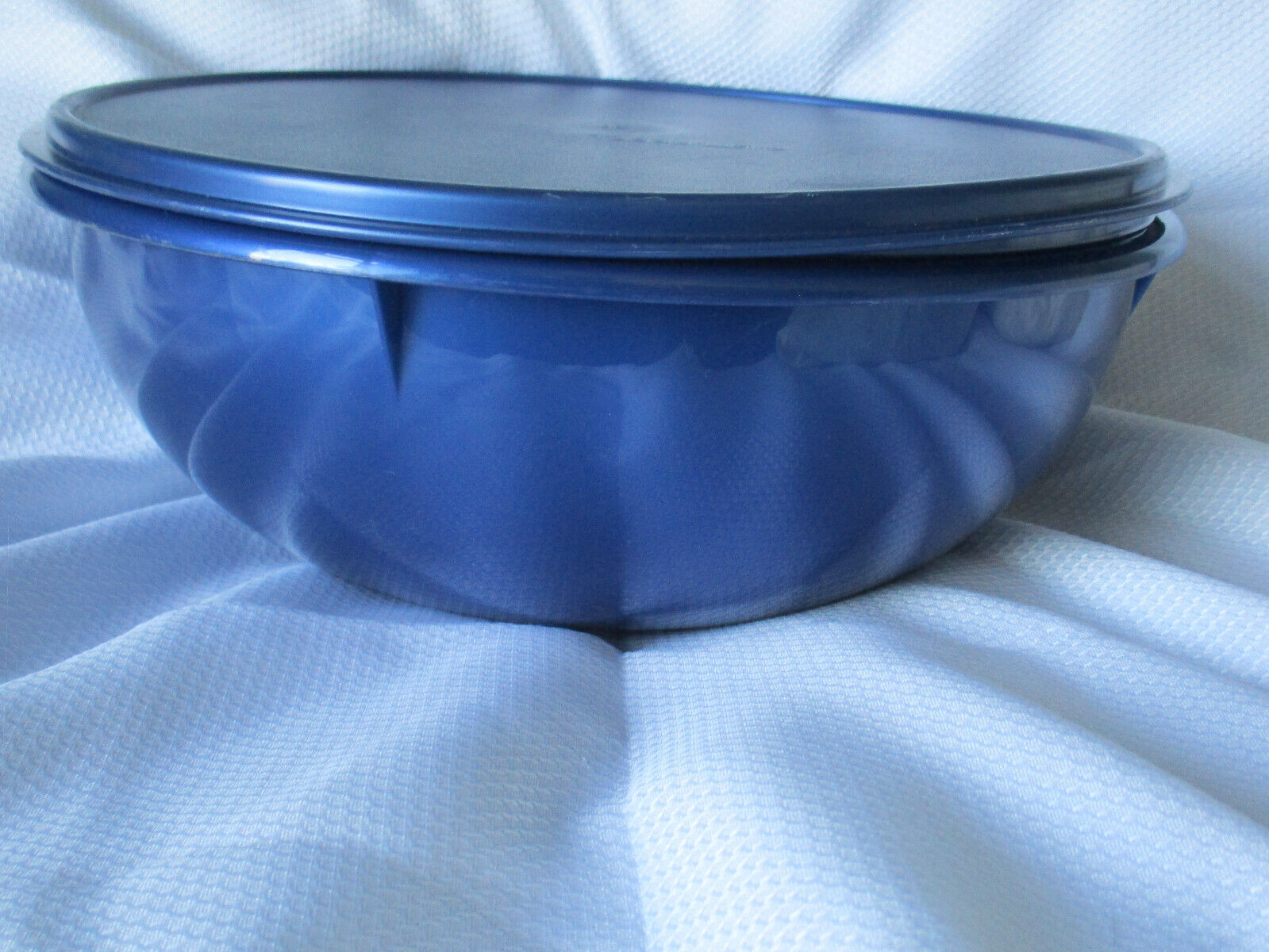 Vintage Tupperware Fix n Mix 26 cup Bowl 274-12 Royal Blue