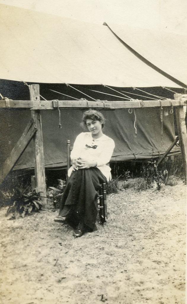 PR137 Vtg Photo WWI ERA WOMAN SITTING, Brooklyn NY c 1917