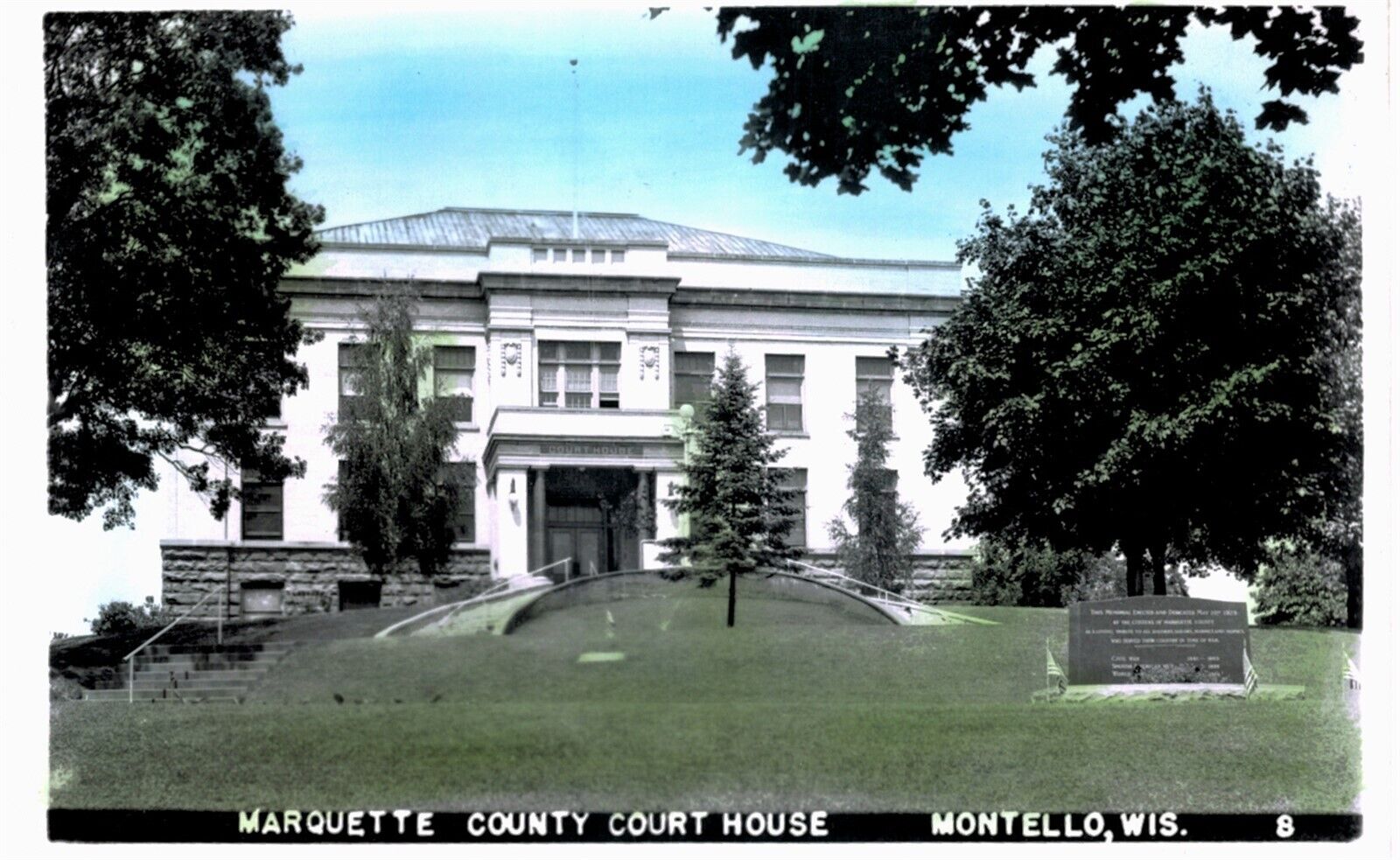 Montello Court House Unused RPPC Marquette County 1940 WI