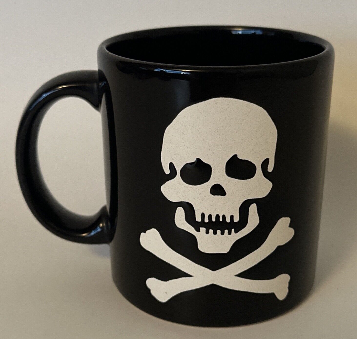Vintage Waechtersbach Germany 10-Ounce Ceramic Coffee Mug Black Skull & Bones