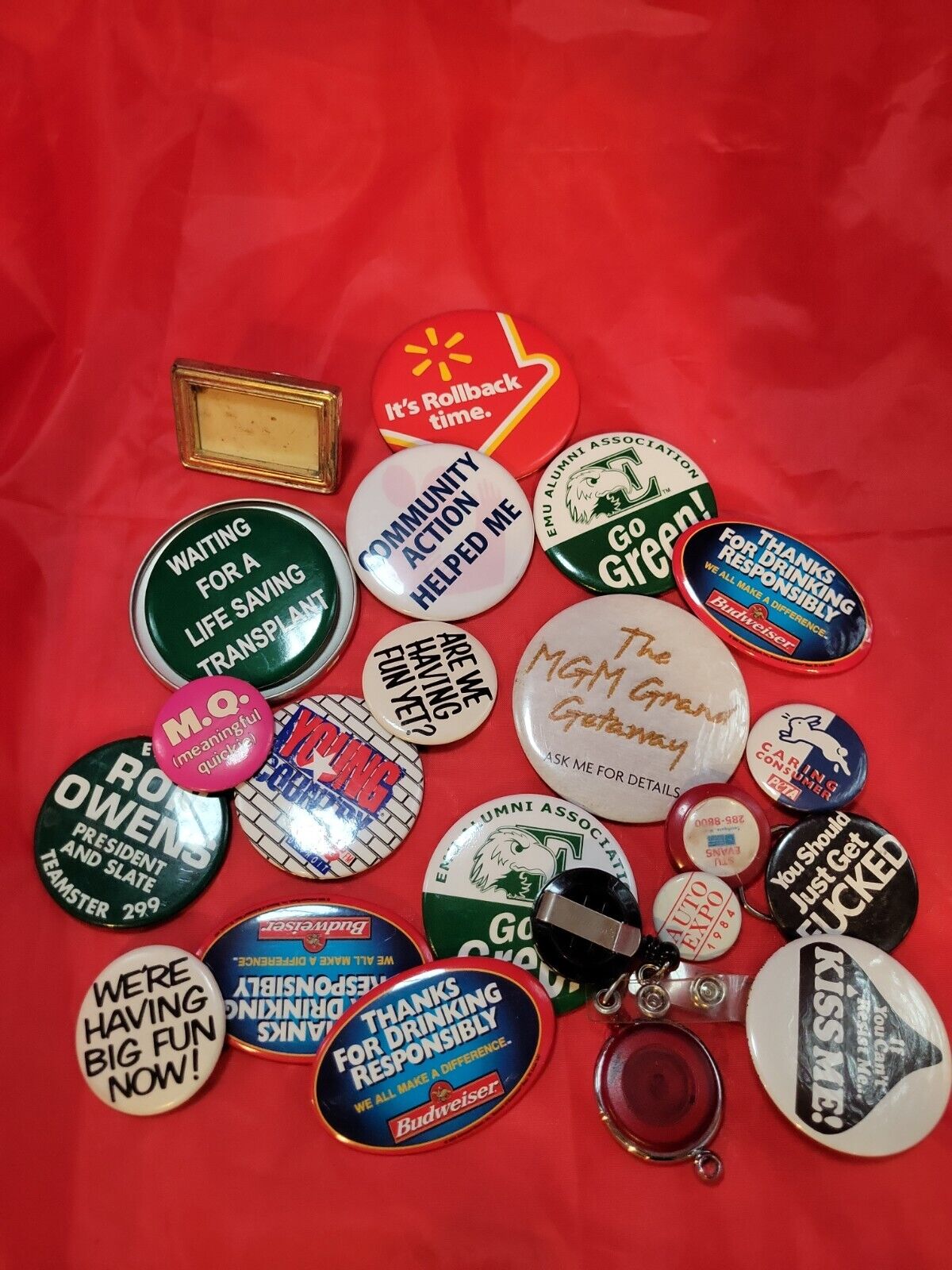 Large Lot of  Vintage and Modern Buttons Pins Pinbacks Budweiser Swears Ads