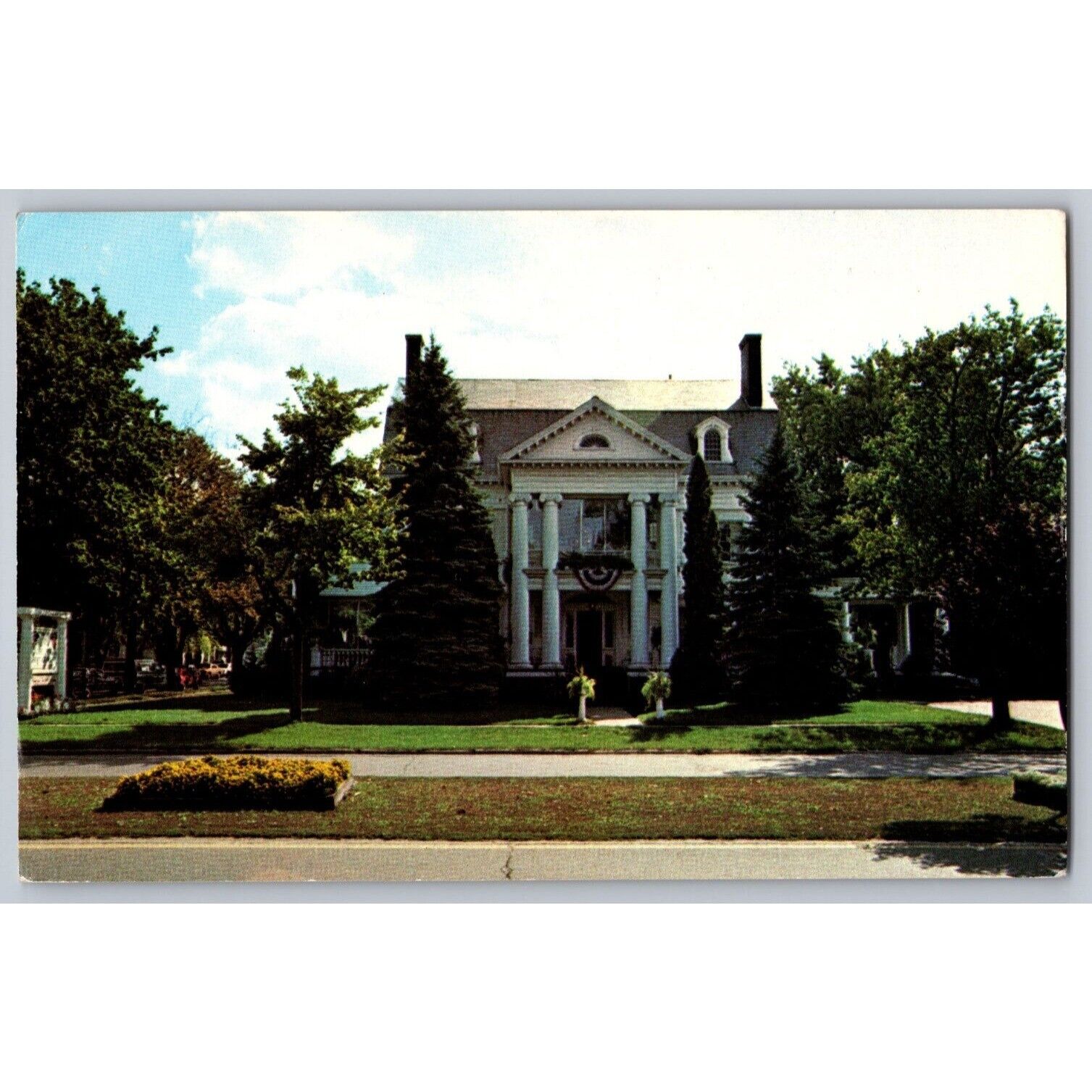 VTG Postcard  Unposted Michigan  Chesaning Heritage House On the Boulevard #515