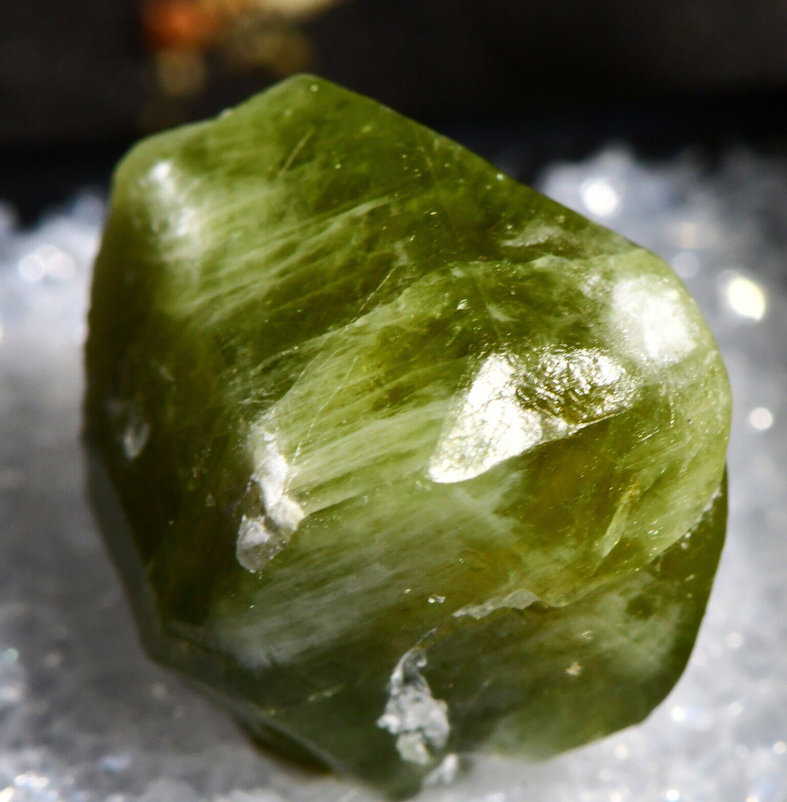 GRENVILLE PROVINCE DIOPSIDE CRYSTAL, HWY 5 ROADCUT. WAKEFIELD, QUEBEC, CANADA  2