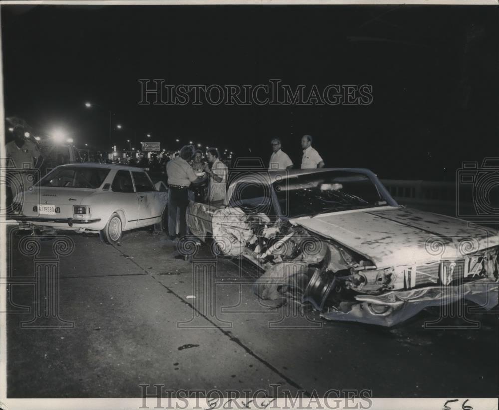 1974 Press Photo Car Accident, New Orleans Alfred Edwards killed on bridge