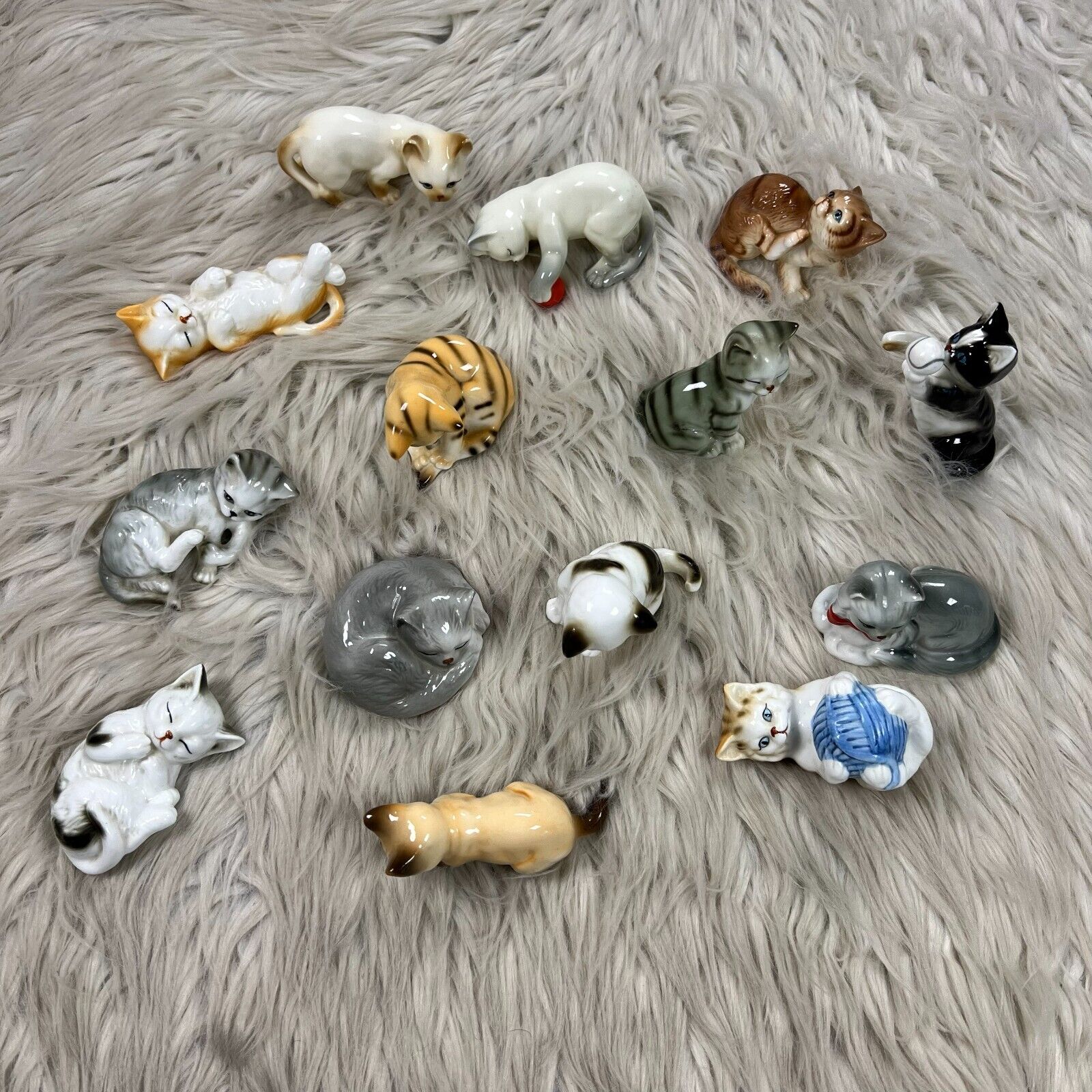 LOT 14 - Vintage Cats of Character Fine Bone Collectible Cats Taiwan Semese