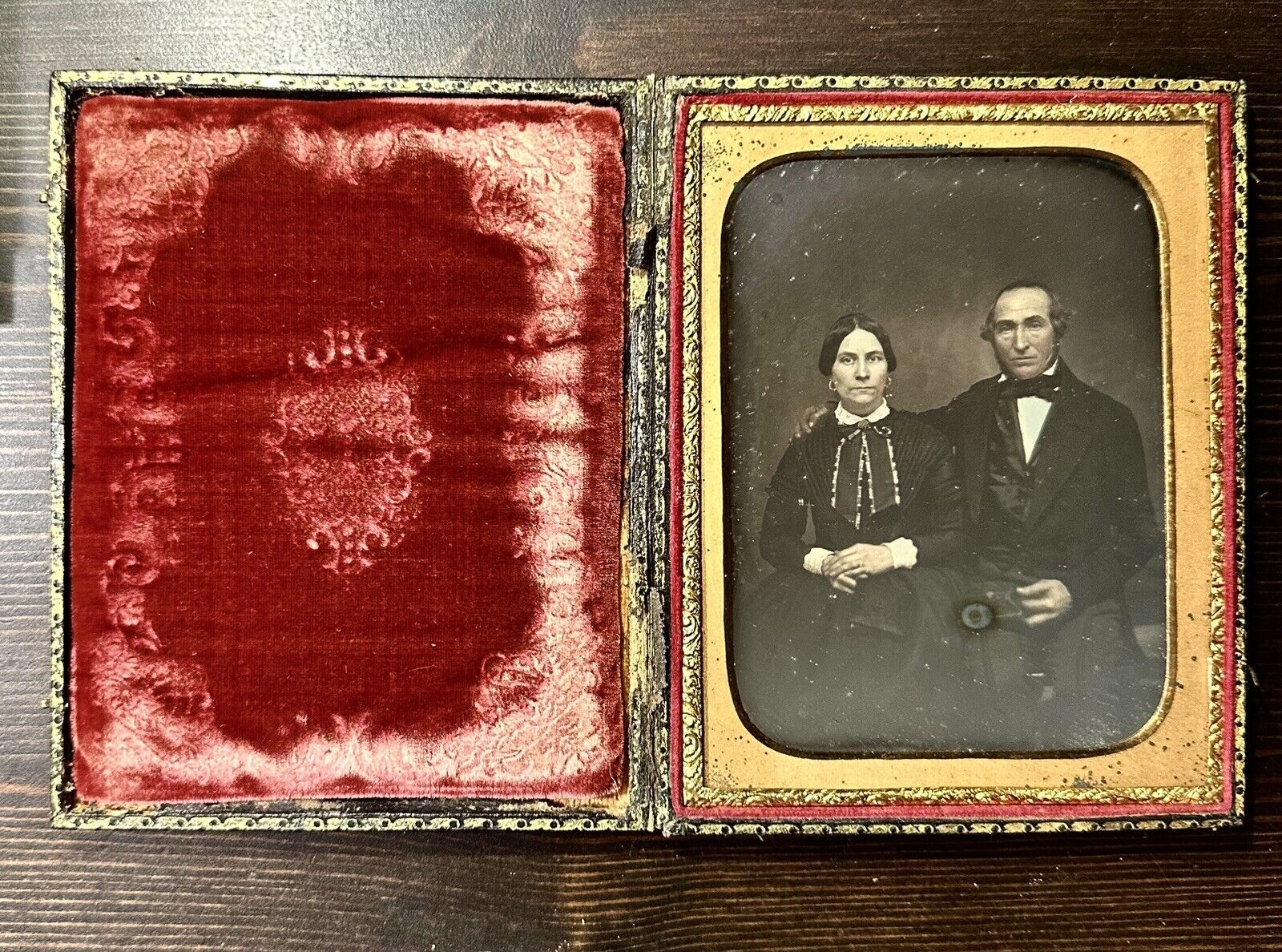 Half Plate Daguerreotype Affectionate Man & Woman / Husband & Wife Leather Case