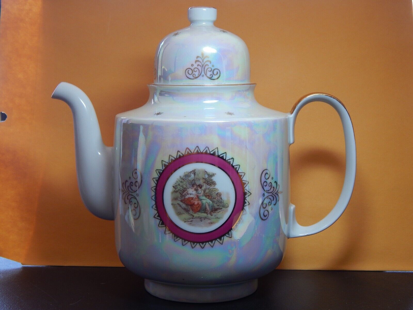 Vtg Henneberg Porzelan 1777, Germany Irridescent Porcelain Teapot: 8\