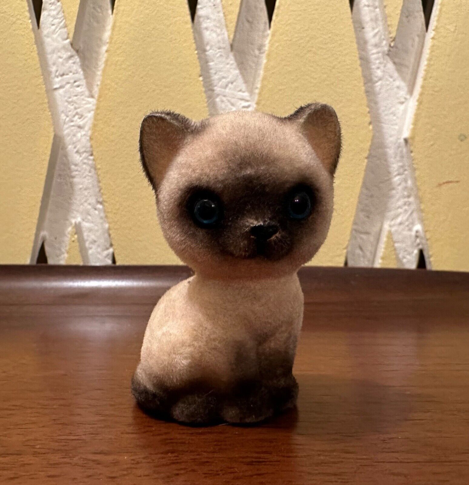 Vintage Josef\'s Original Japan Siamese Cat Figurine Flocked Blue Eyes Japan 
