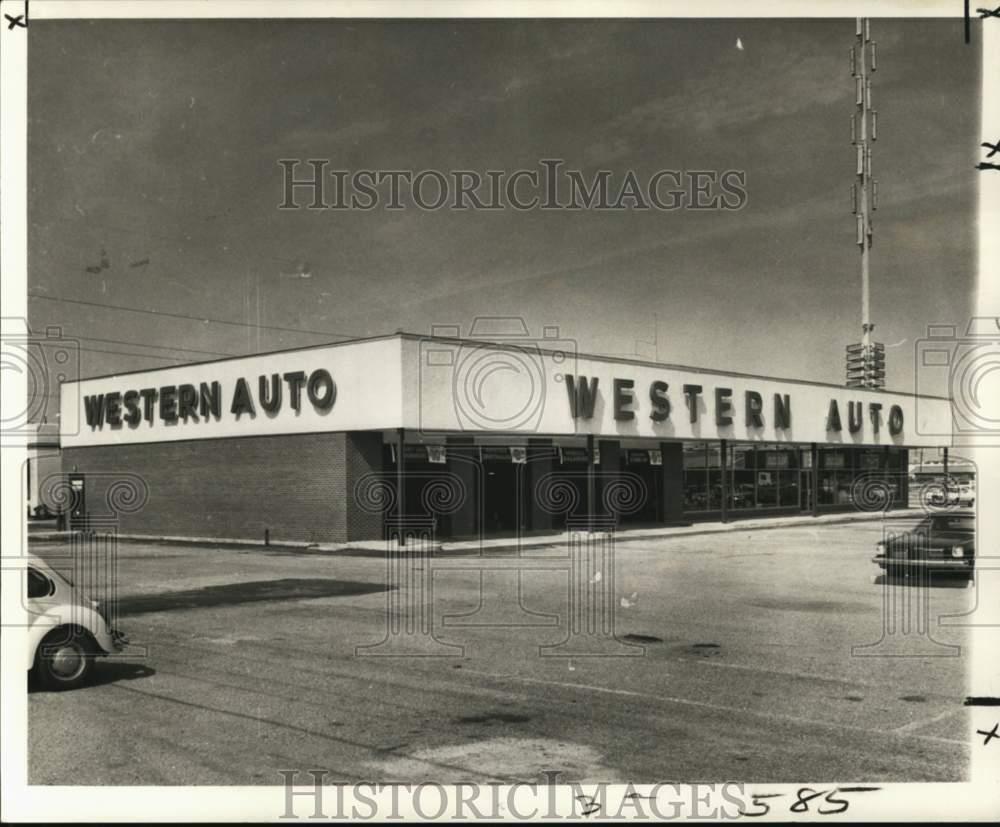 1973 Press Photo Western Auto store at Lakeside Shopping Center - noc53488