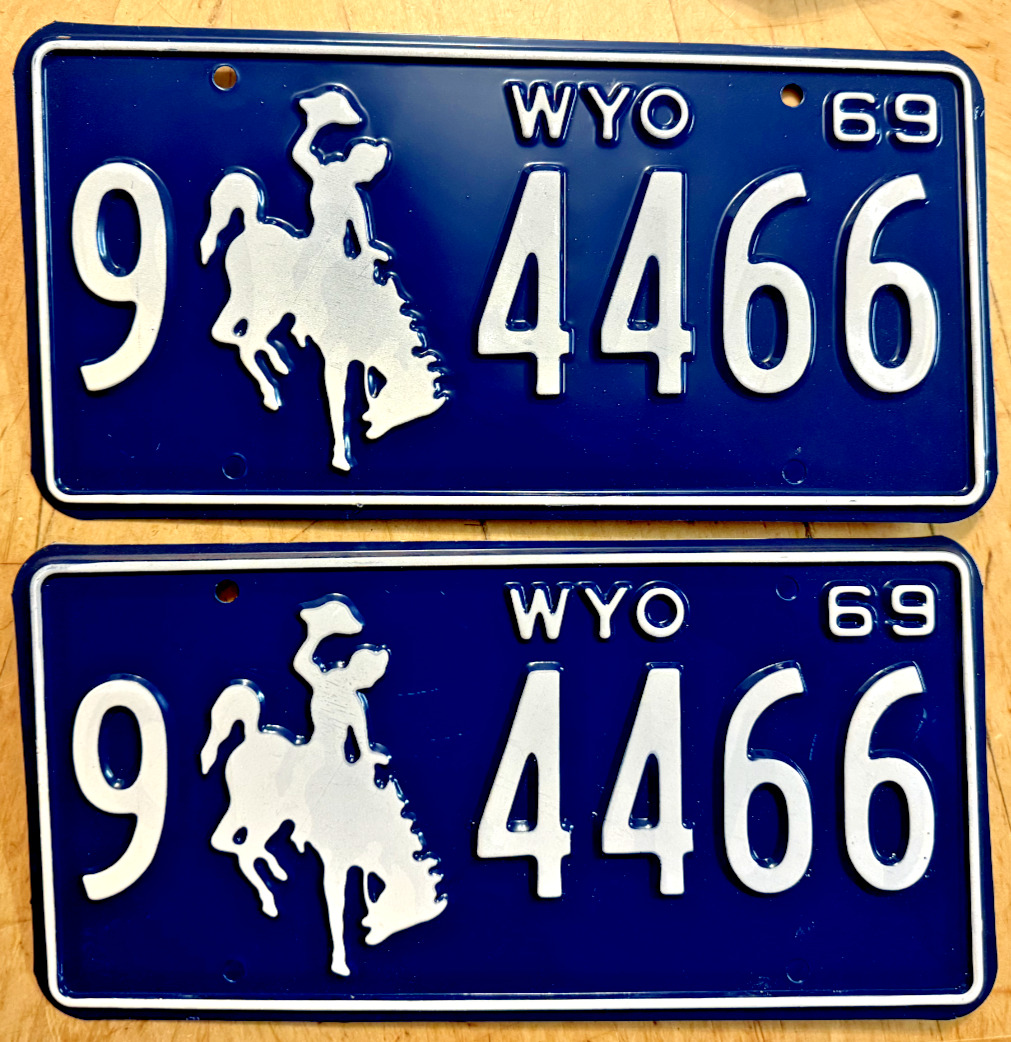 MINT WYOMING 1969 PAIR SET AUTO LICENSE PLATE PLATES \
