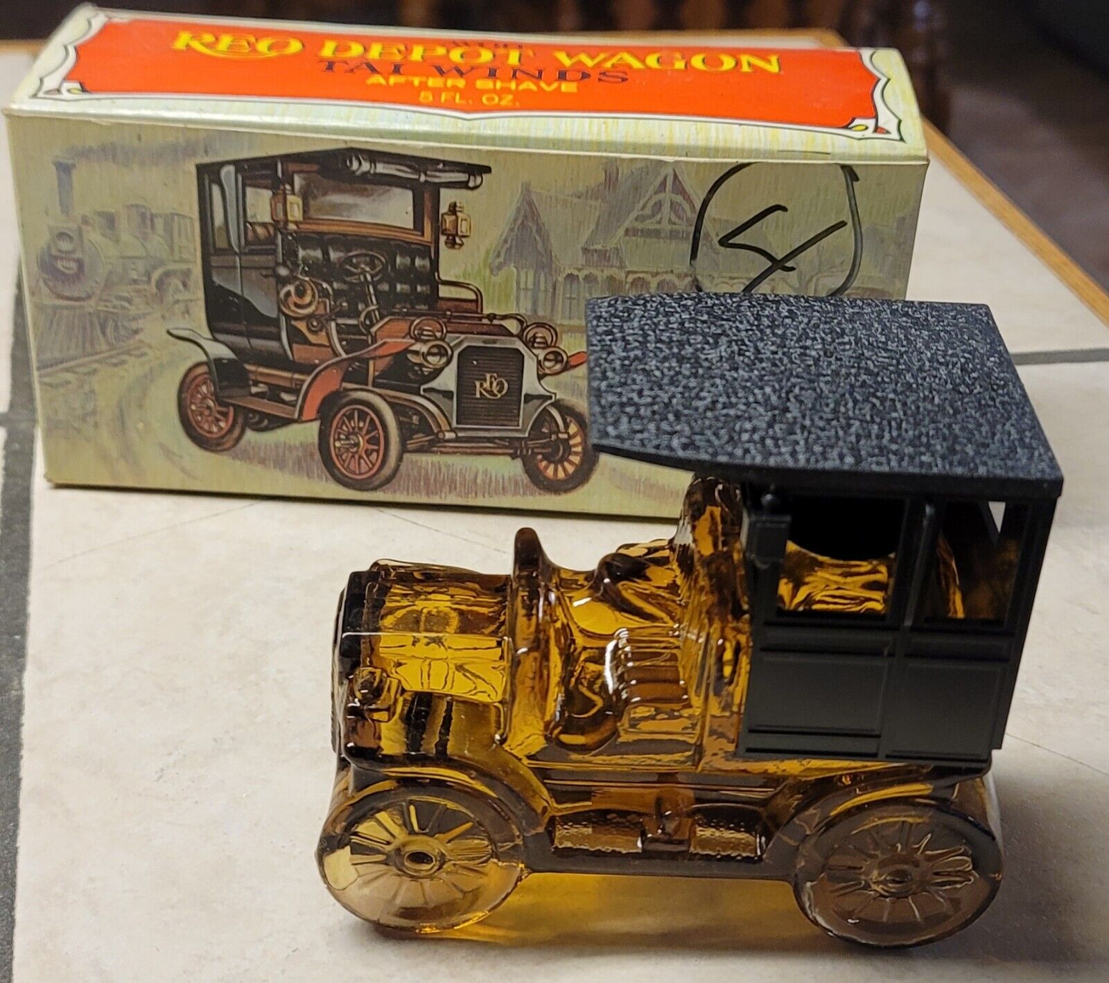 Avon Vintage 1906 Reo Depot Wagon with  After Shave - Full Bottle In Box