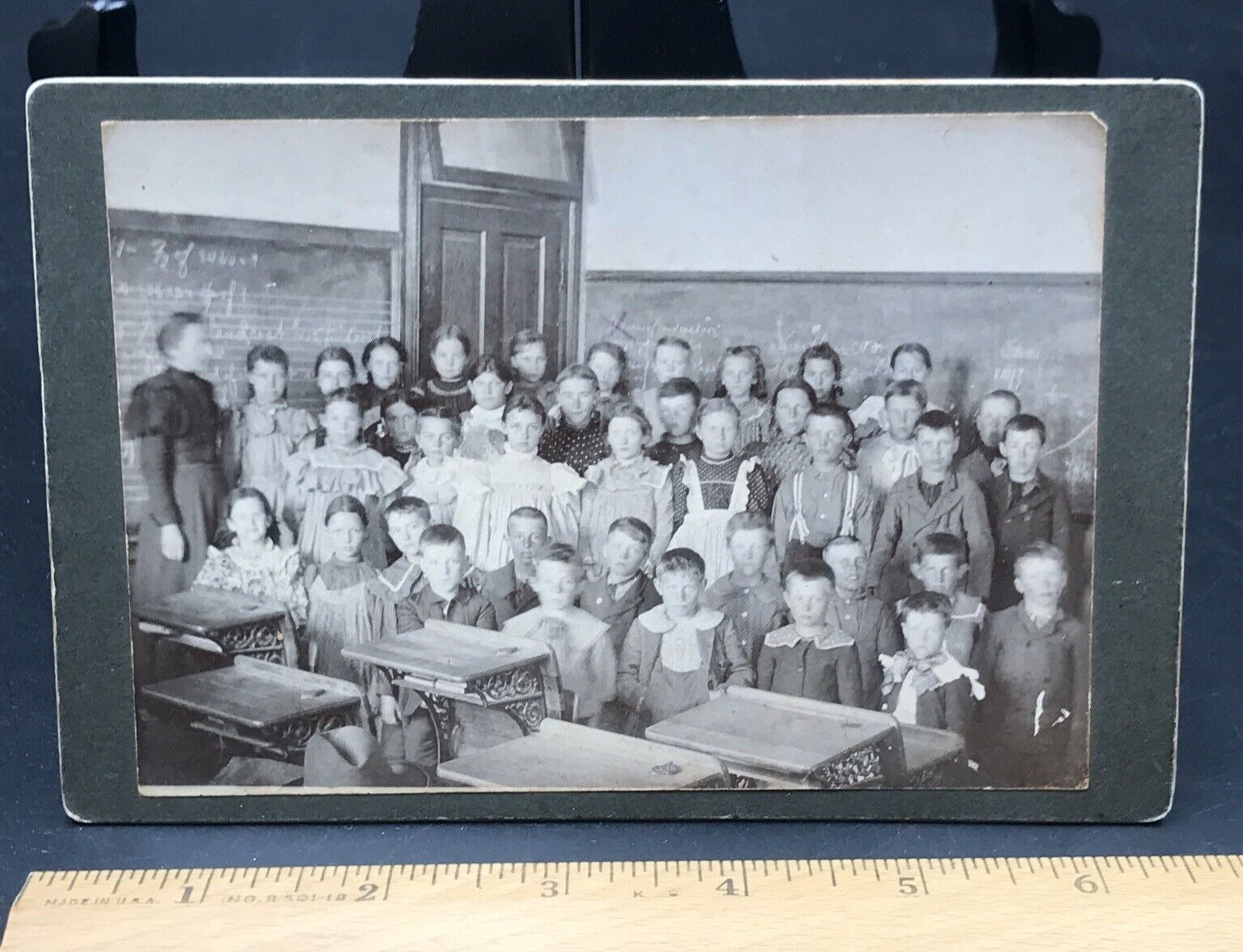 1910's Farmhouse Schoolhouse Children Students Albumen Print Cabinet Photo Mount
