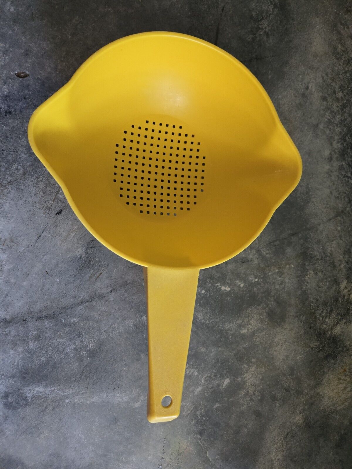 Vintage TUPPERWARE ~ Small Yellow 1 Qt Strain Colander Handle & Side Spouts