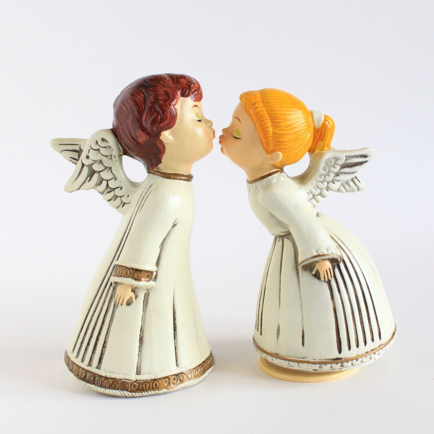 Vintage Mid Century Kissing Angels Music Box Christmas 