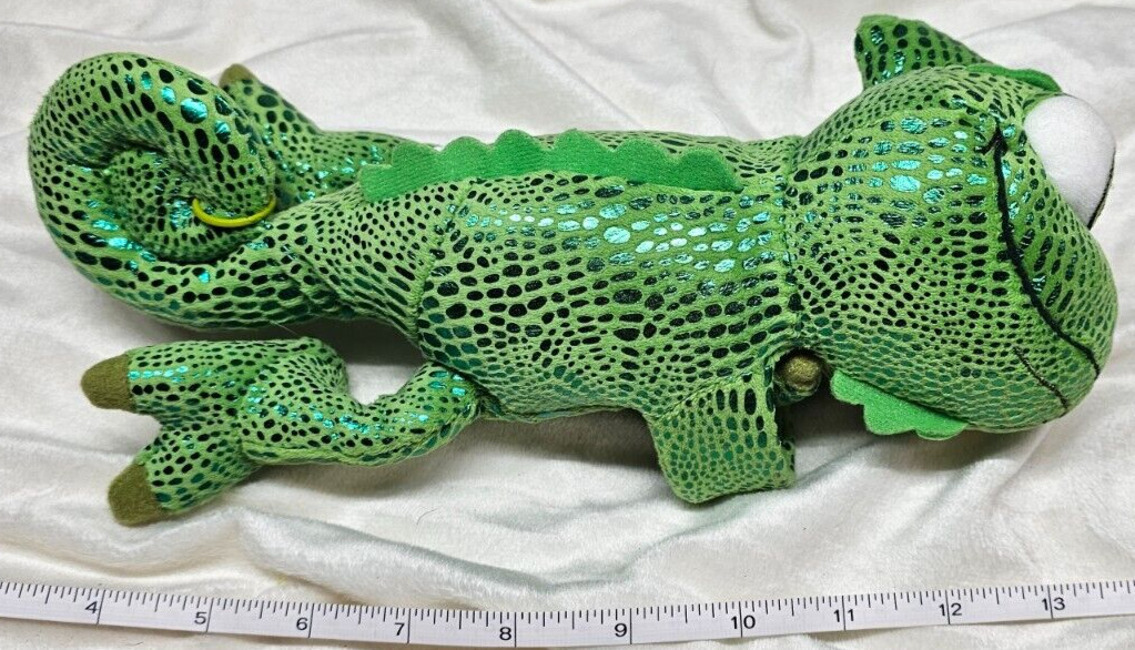 Disney Parks Tangled Rapunzel Plush Pascal Chameleon 10” Lizard  Wrap Hands