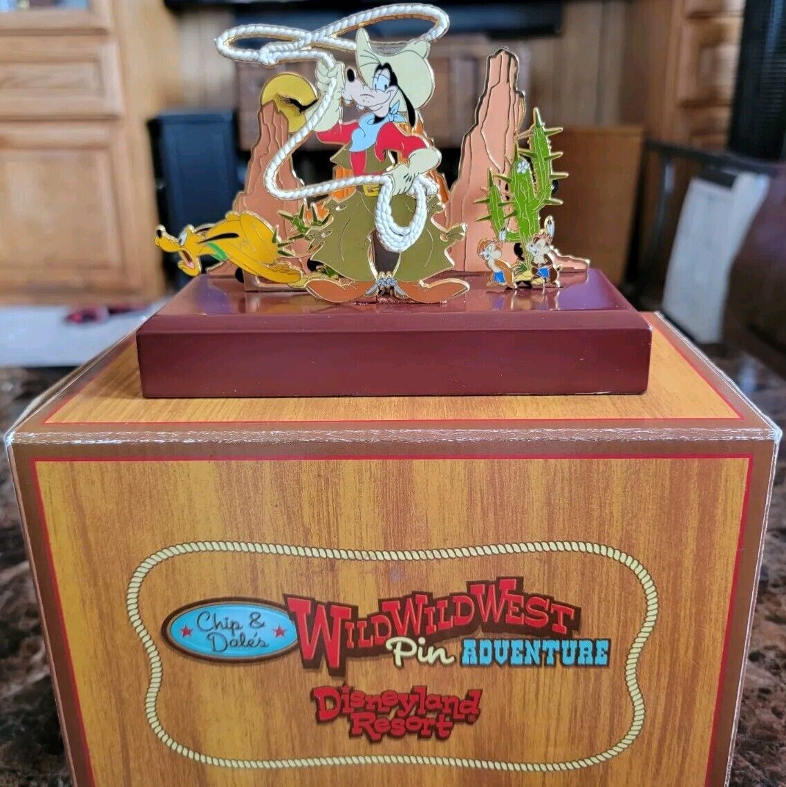 Disneyland Chip & Dale Wild West Antics 3d Desk Set Pin 250 Goofy Pluto RARE
