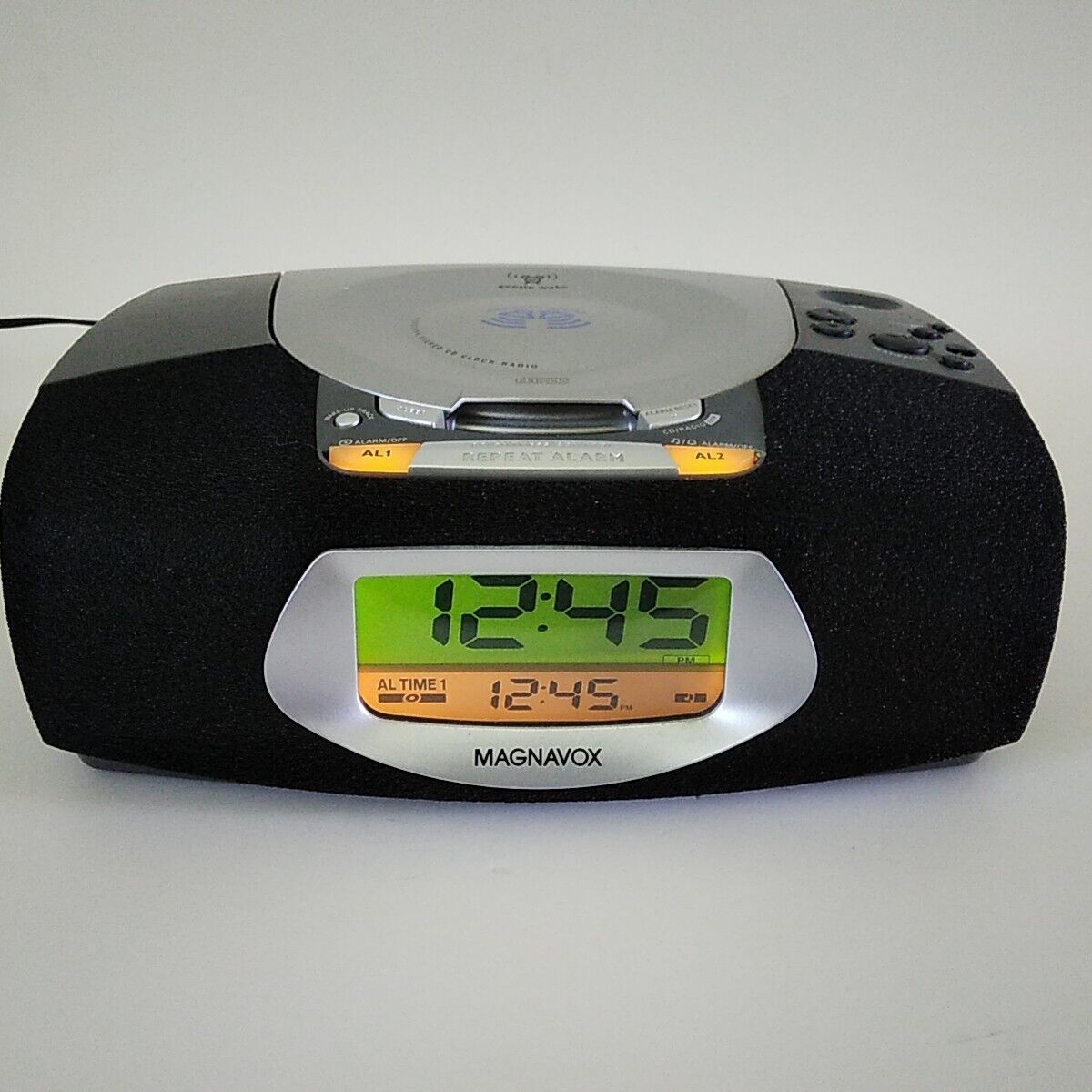 Magnavox MCR220BK/17 CD Player/Dual Alarm Clock-AM/FM-2002-Tested Works