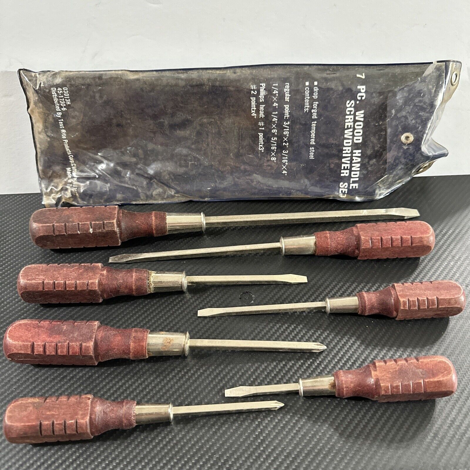 7 pc. wood handle screwdriver set Test Rite Products