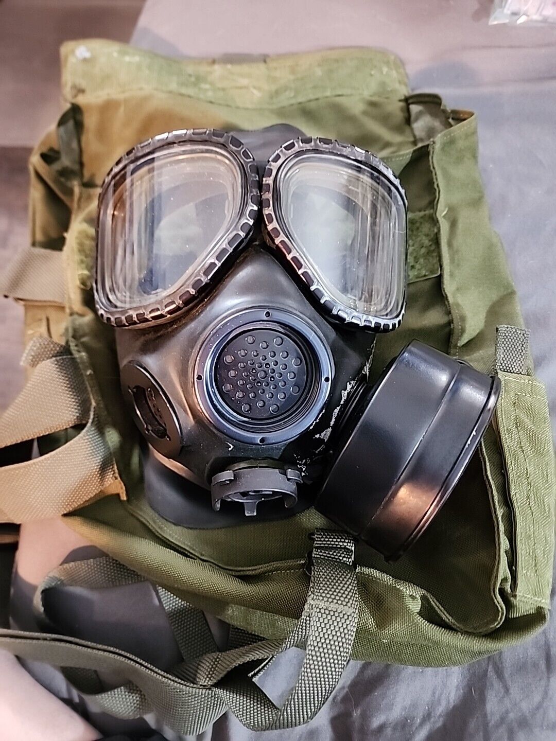 US Military M42 Gas Mask Chemical Biological Hood & Carrying Case