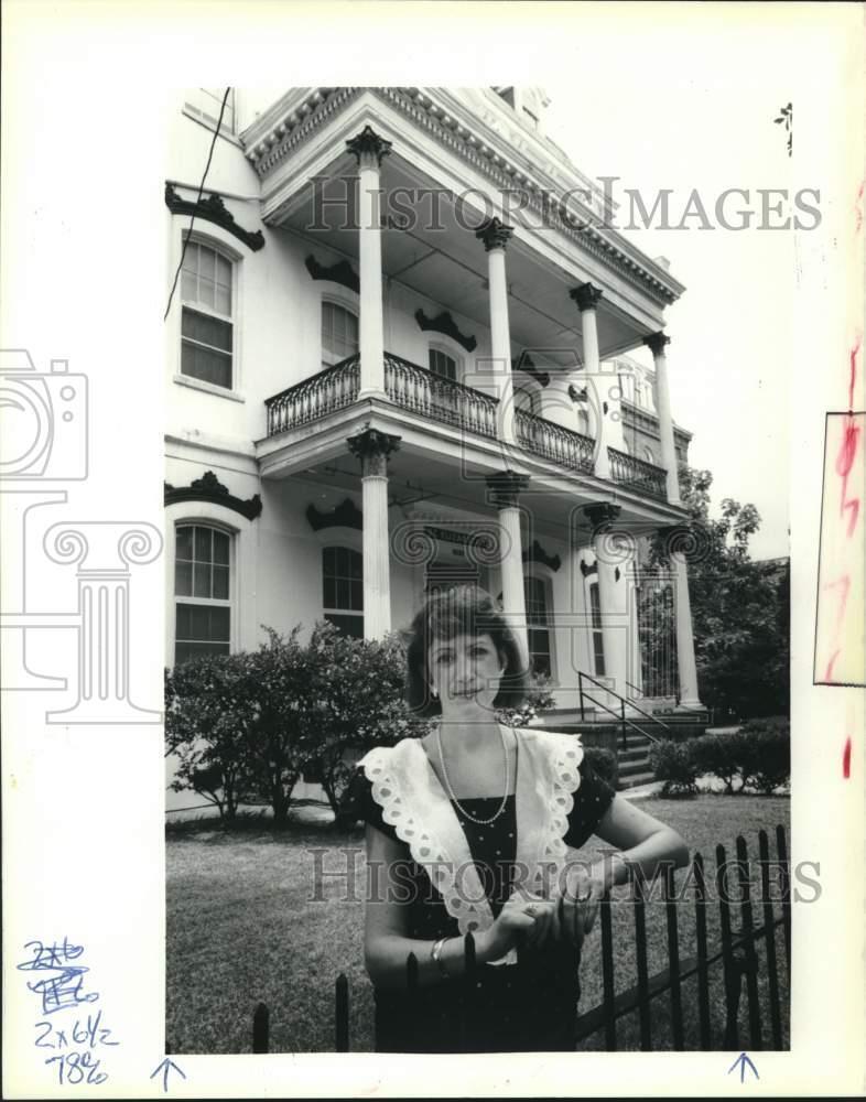 1989 Press Photo Mary Sutton, administrator of St. Elizabeth's Home for girls