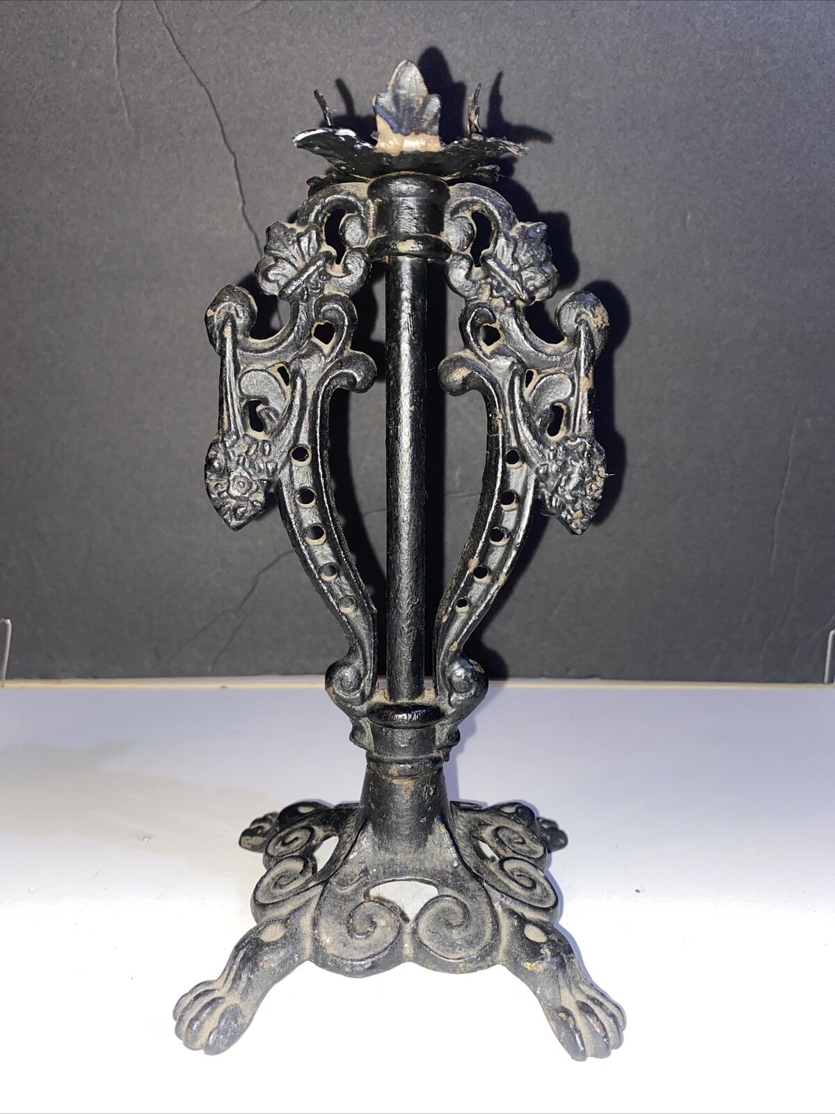 Rare Vintage Gothic Metal Talon Claw Candlestick Holder 8.75” x 4.25” Base E568