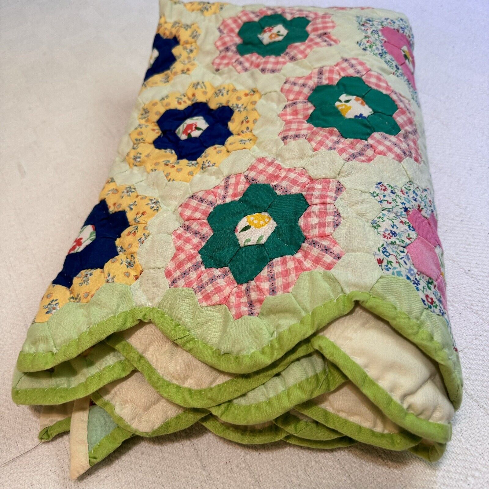 Vintage Grandmothers Flower Garden Lap/Baby Quilt Hand Stitched 36x42” EUC