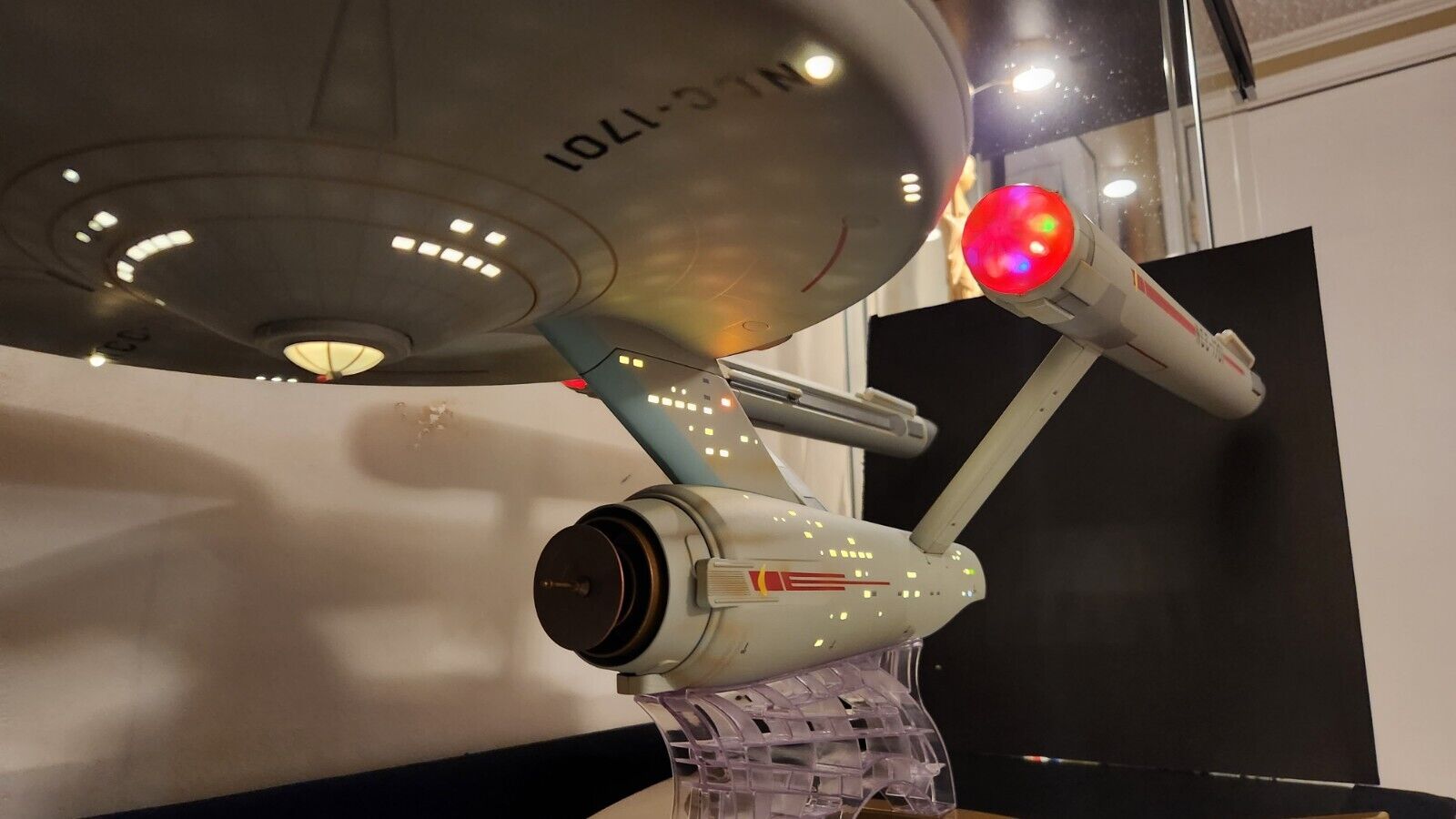 Tomy Star Trek USS Enterprise 1/350th Scale Diecast 32\