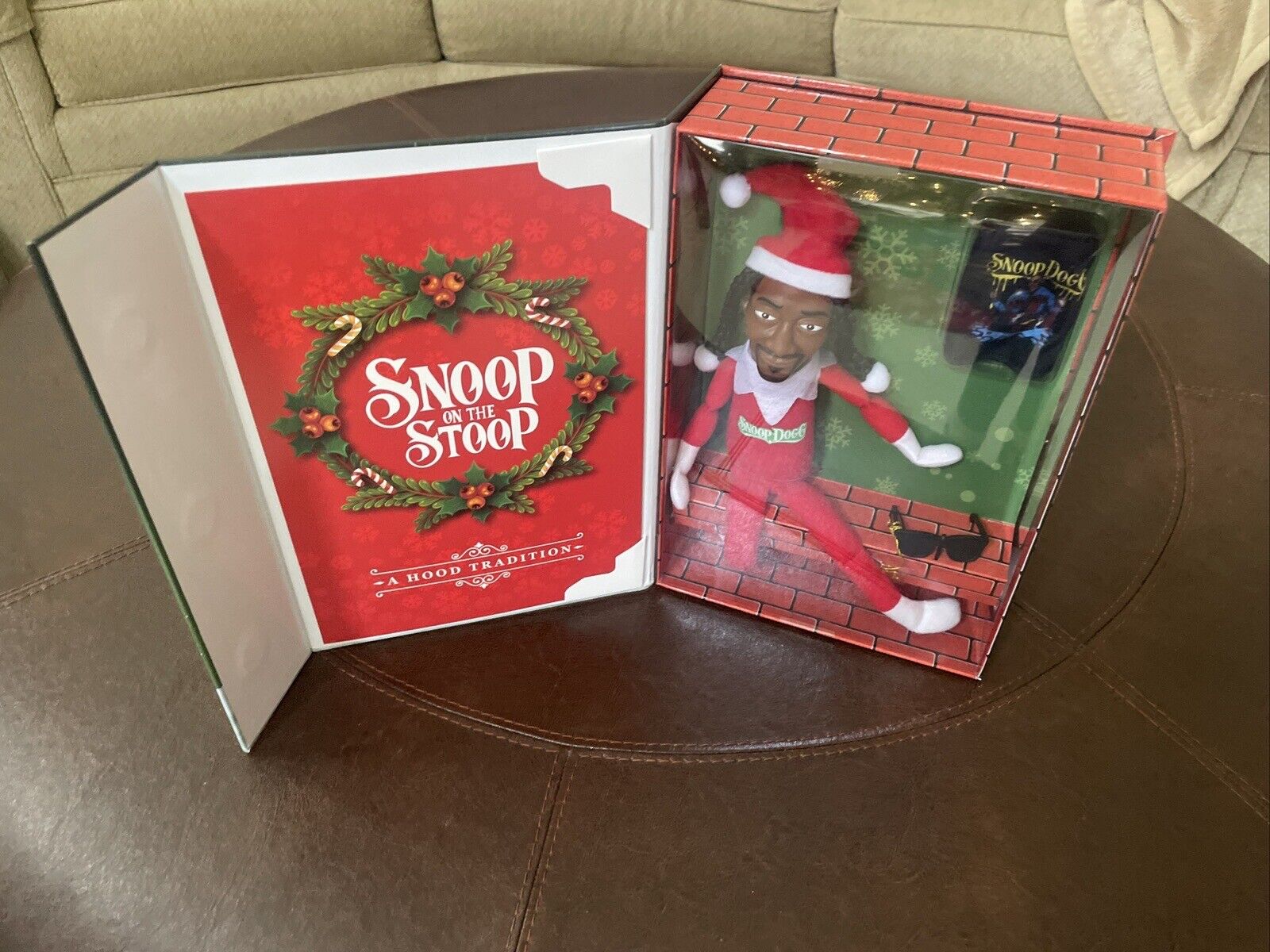 Snoop on the Stoop, A Hood Tradition Christmas Red Plush Figure 12\