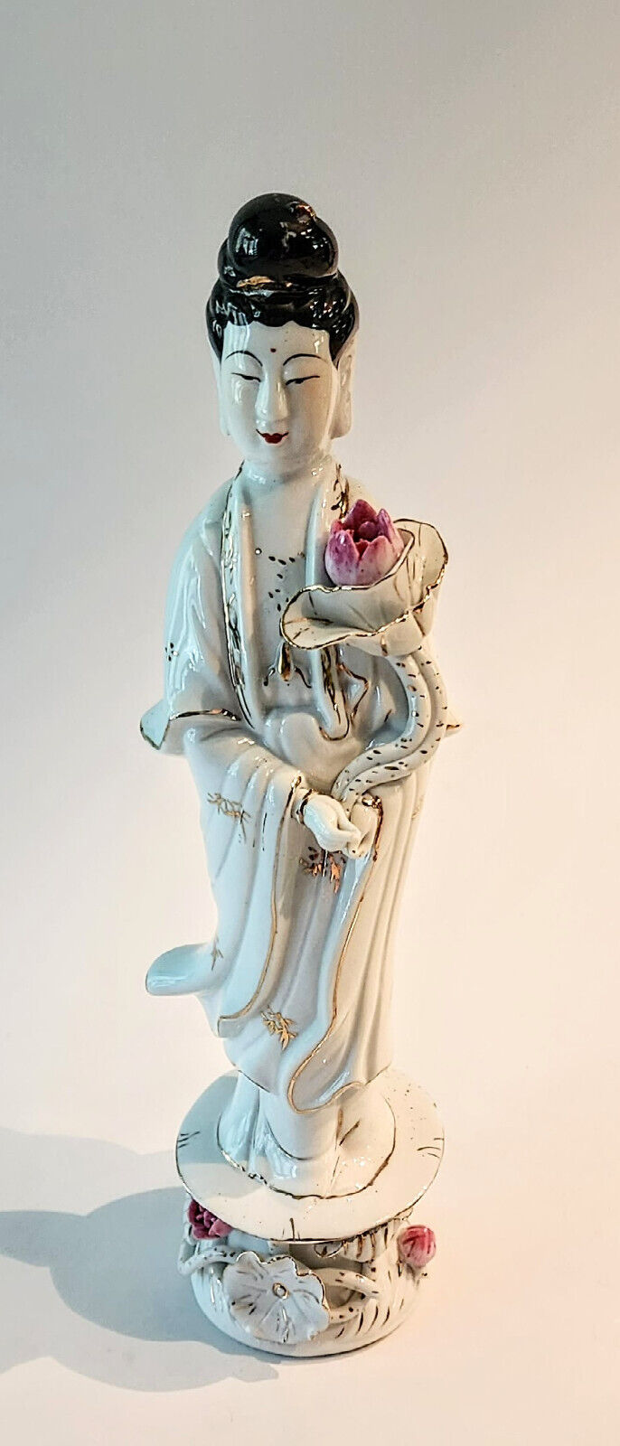 Vintage Kuan Yin/Guan Yin/Kwan Yin Porcelain Figurine Handpainted China 50/60\'s