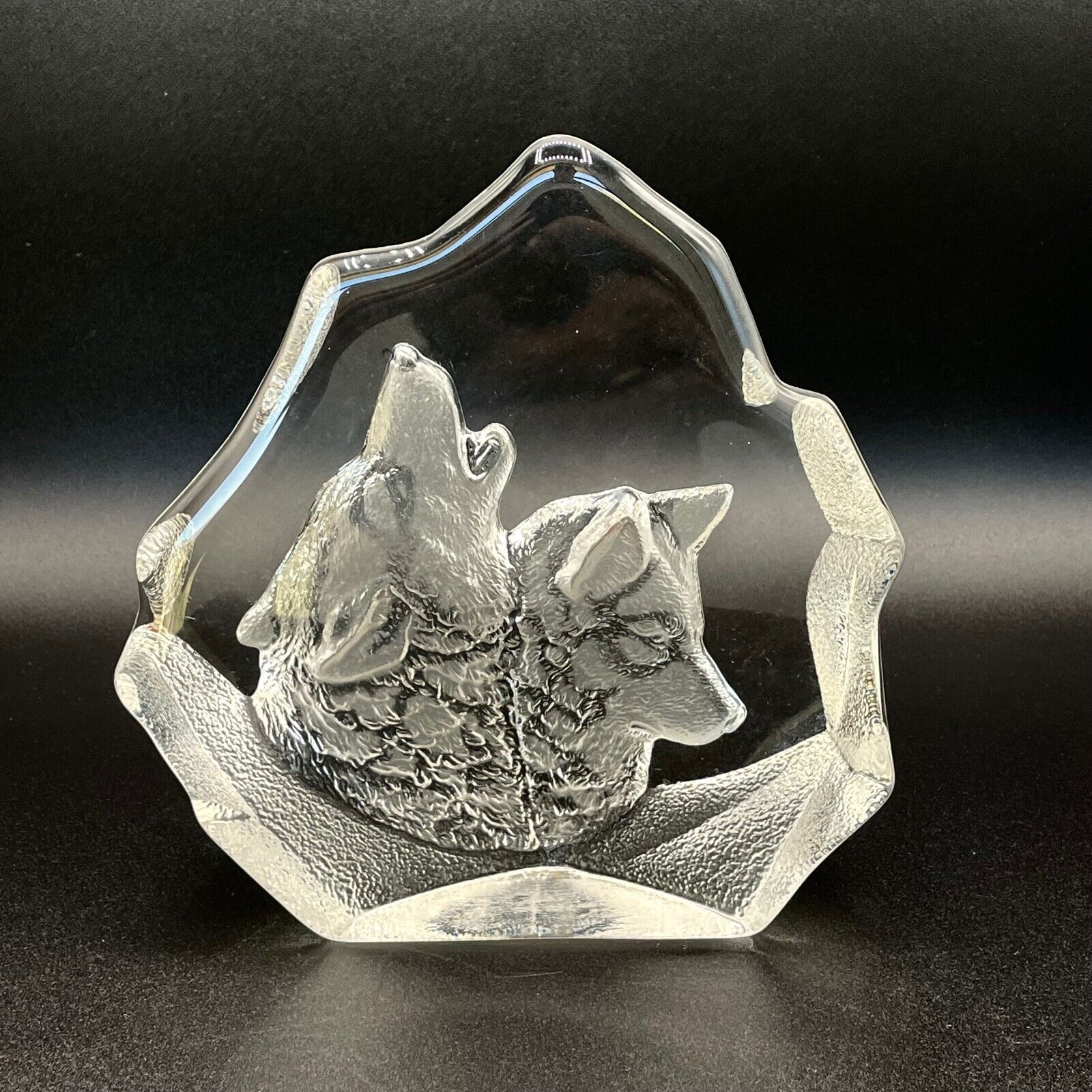 Wolves Crystal Sculpture Etched Glass Figurine One Howling One Looking Downward