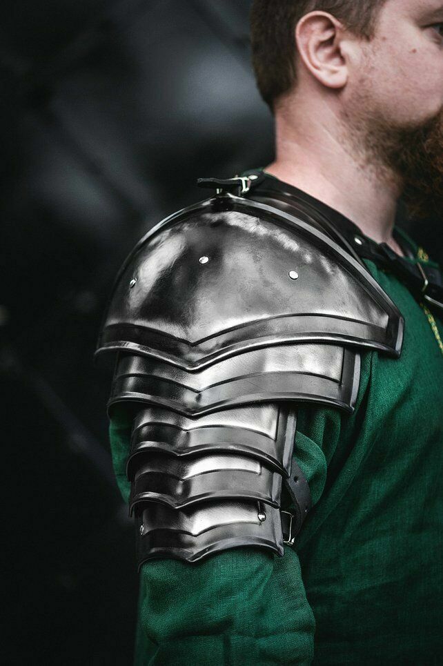 Medieval Single pauldron, shoulder armor for medieval cosplay larp clothing