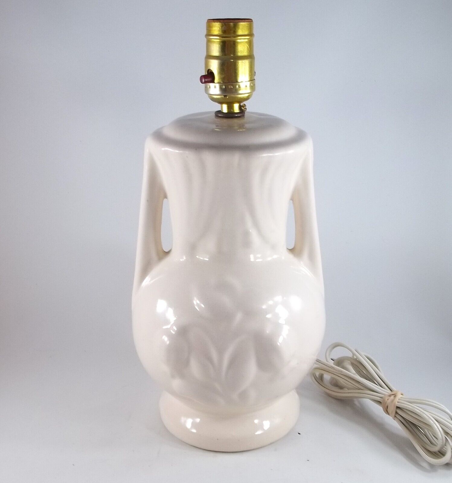 Vintage 1940\'s White Ceramic Table Lamp With Embossed Tulips Decoration