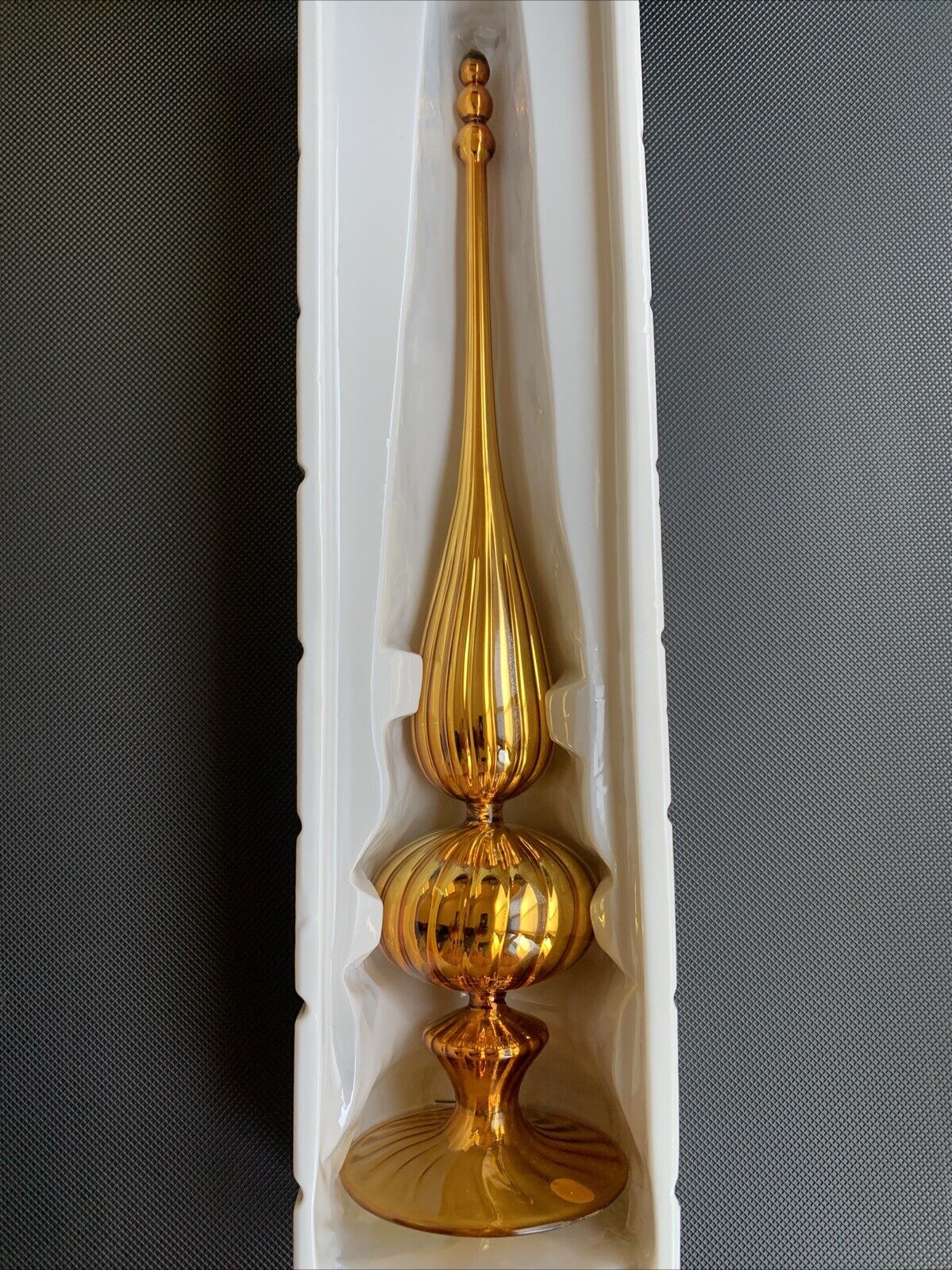 Beautiful Yellow Gold Ribbed Finial Glass Tree Topper 15”