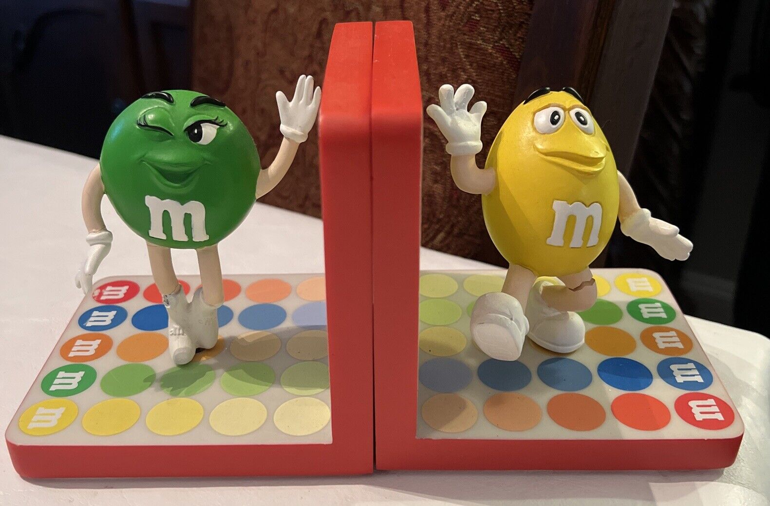 2005 M&M M&M\'S MARS GREEN & YELLOW FIGURE BOOKENDS VERY RARE COLLECTIBLE