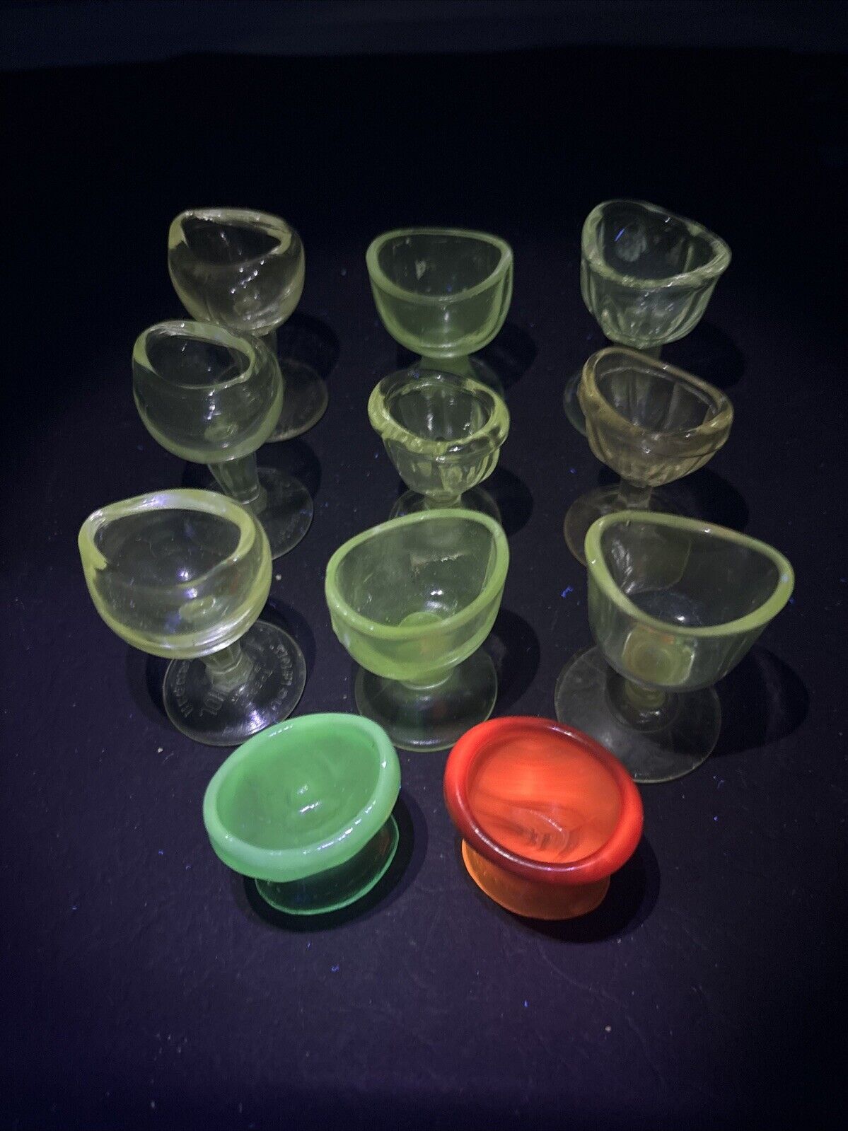 LOT 11 VASELINE STYLE URANIUM GLASS GLOW RIBBED EYE WASH CUP - Bowl, Dish
