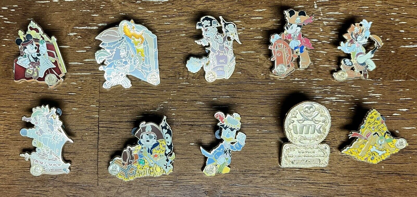 Rare Disney’s Virtual Magic Kingdom Collectors Pin Set VMK