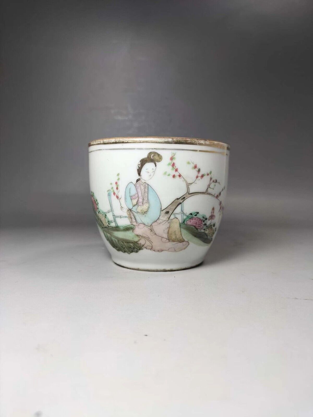 chinese old famille rose porcelain pot