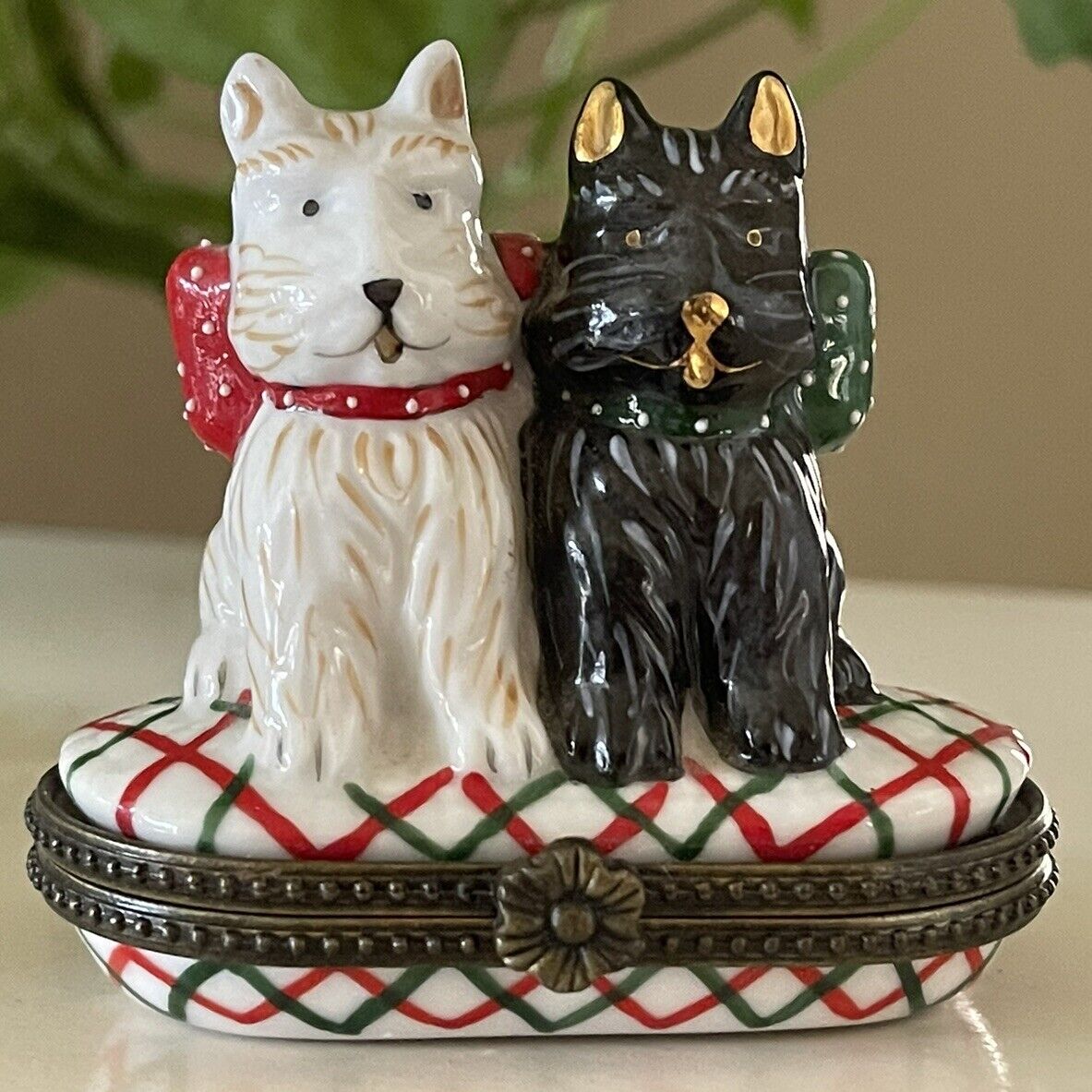 Vintage Miniature Keepsake Porcelain Trinket Box Scottish Terrier Pair Christmas