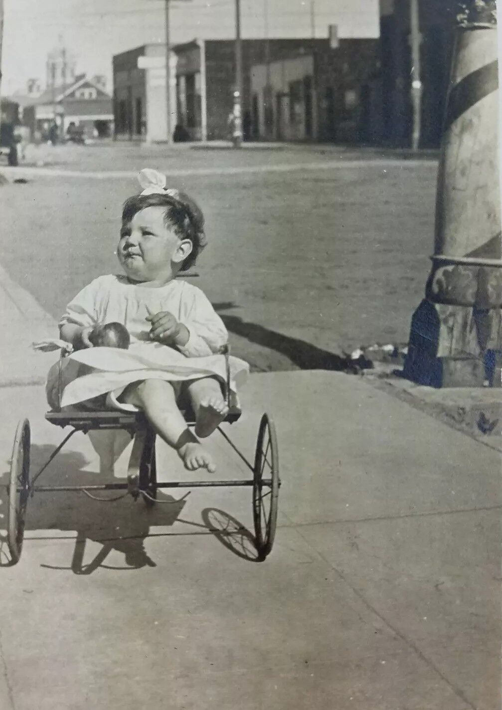 RPPC Pictures Brownie Souvenir Little Stories Toddler stroller street a2-10