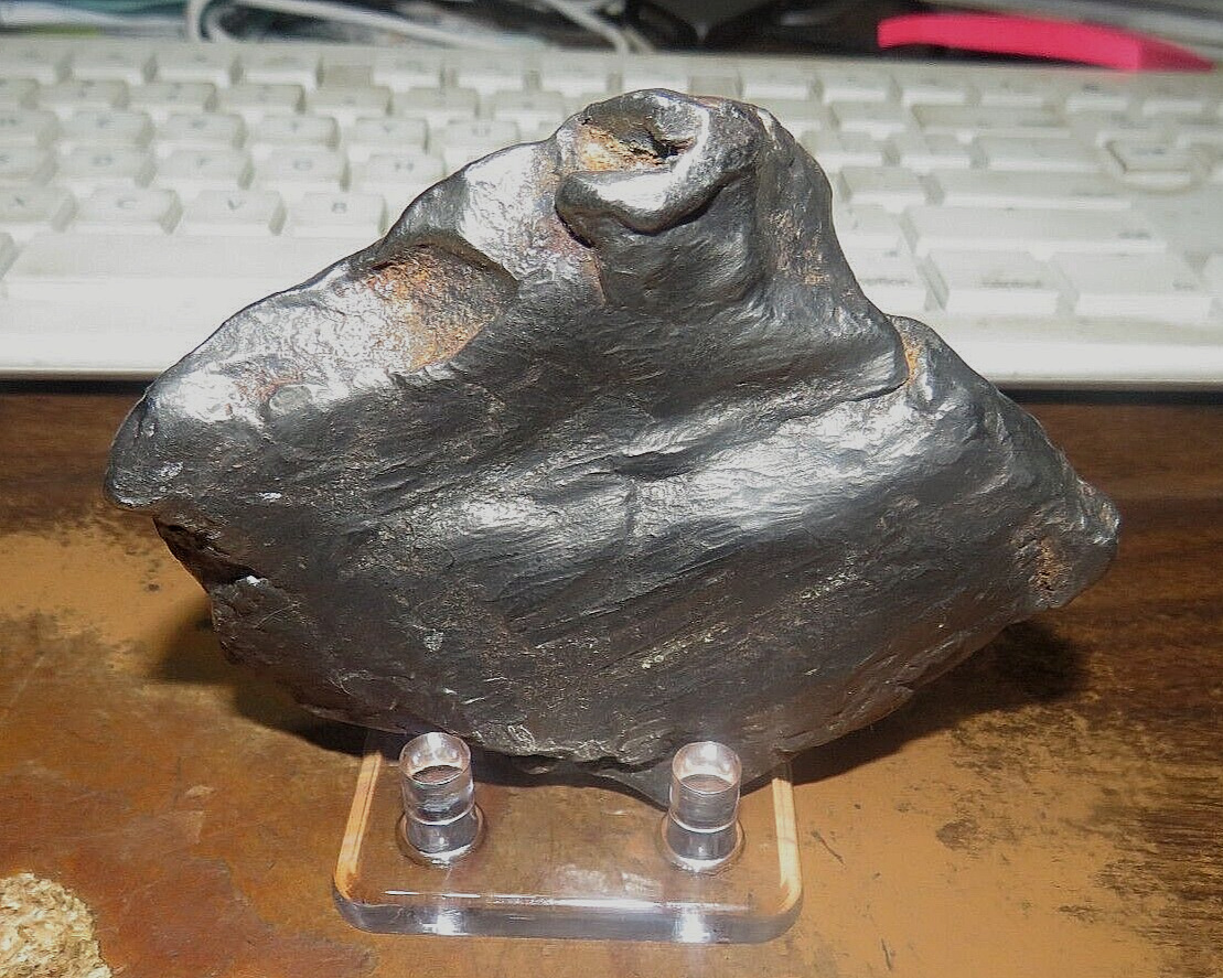 596 GM. Egypt Gebel Kamil Iron meteorite complete individual  STAND 1.3 LBS