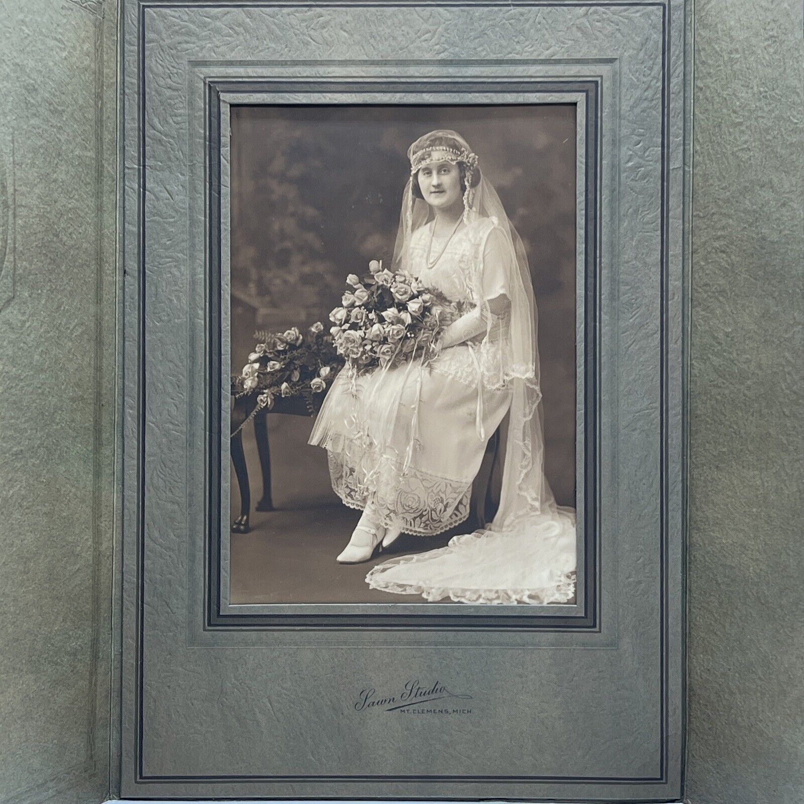 Antique Photograph Bride Wedding Dress Bouquet Flowers Original Frame Michigan