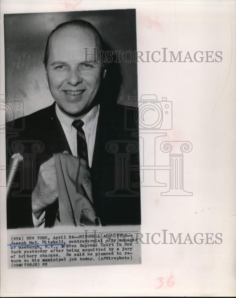 1963 Press Photo Joseph Mitchell leaves New York Supreme Court - hcw28666