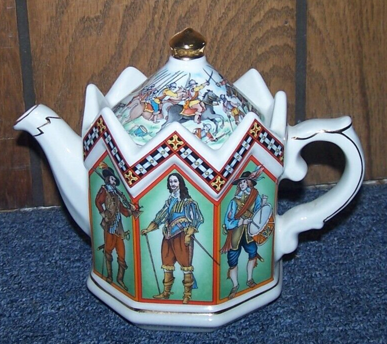 Vintage Tea Pot The Civil War,King And Parliament, Windsor, Made In England