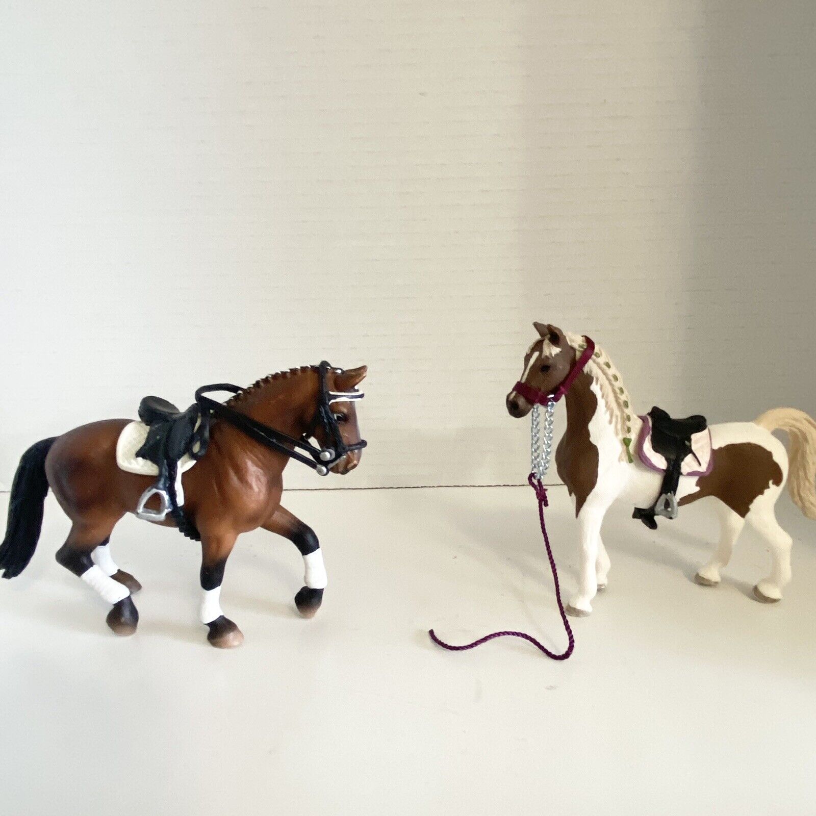 Schleich Hanoverian And Pinto Horses With Saddles And Accessories 