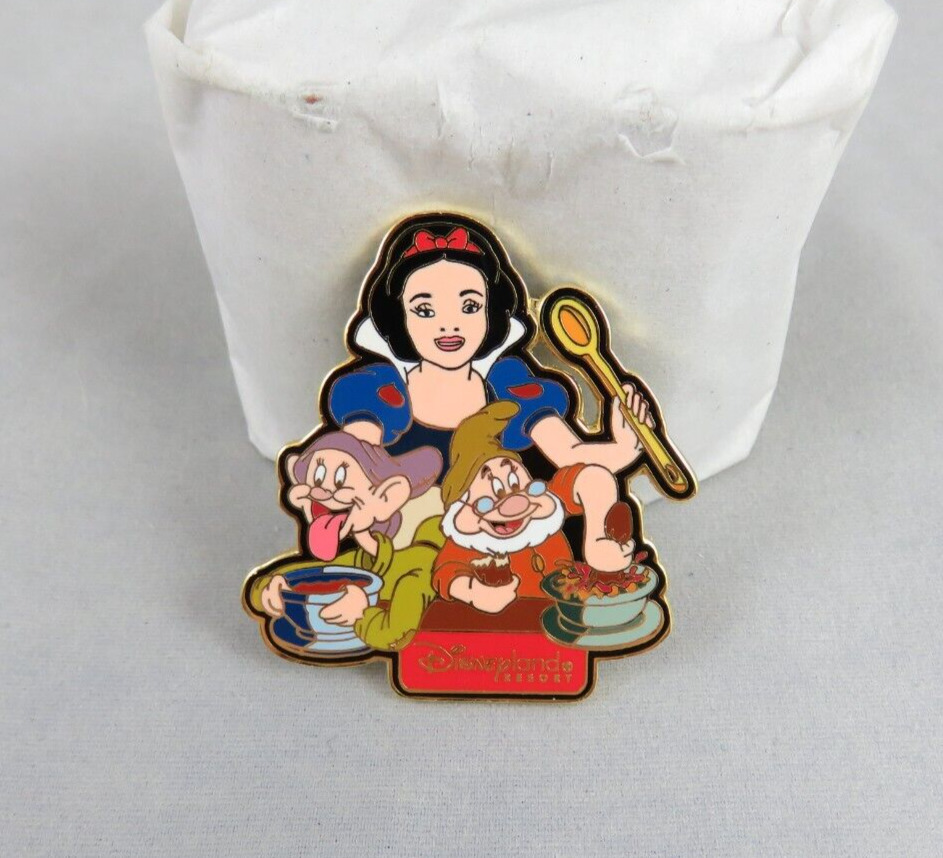 Disney Disneyland Pin - Snow White and the Seven Dwarfs Dining Series Dopey Doc