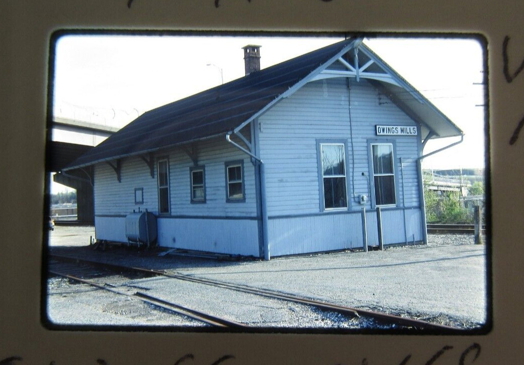 Original \'86 Kodachrome Slide WM Western Maryland Owings Mills Depot     43H44